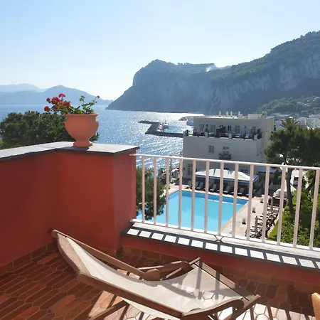 Hotell Palatium Mari 3*