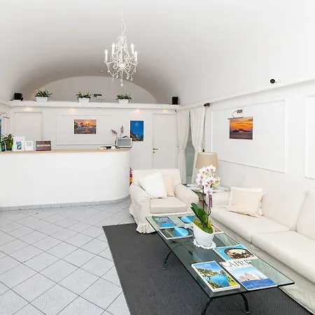 Palatium Mari Hotel 3*