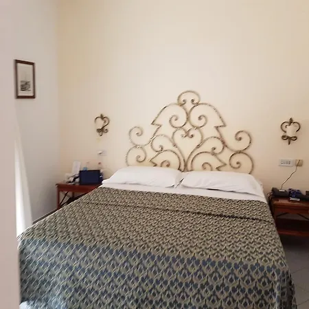 Palatium Mari Hotel 3*
