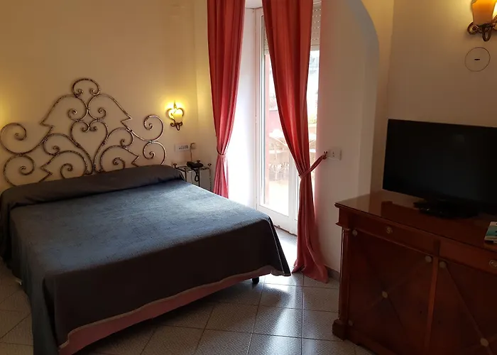 Palatium Mari Hotel 3*