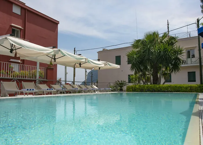 Palatium Mari Hotel 3*